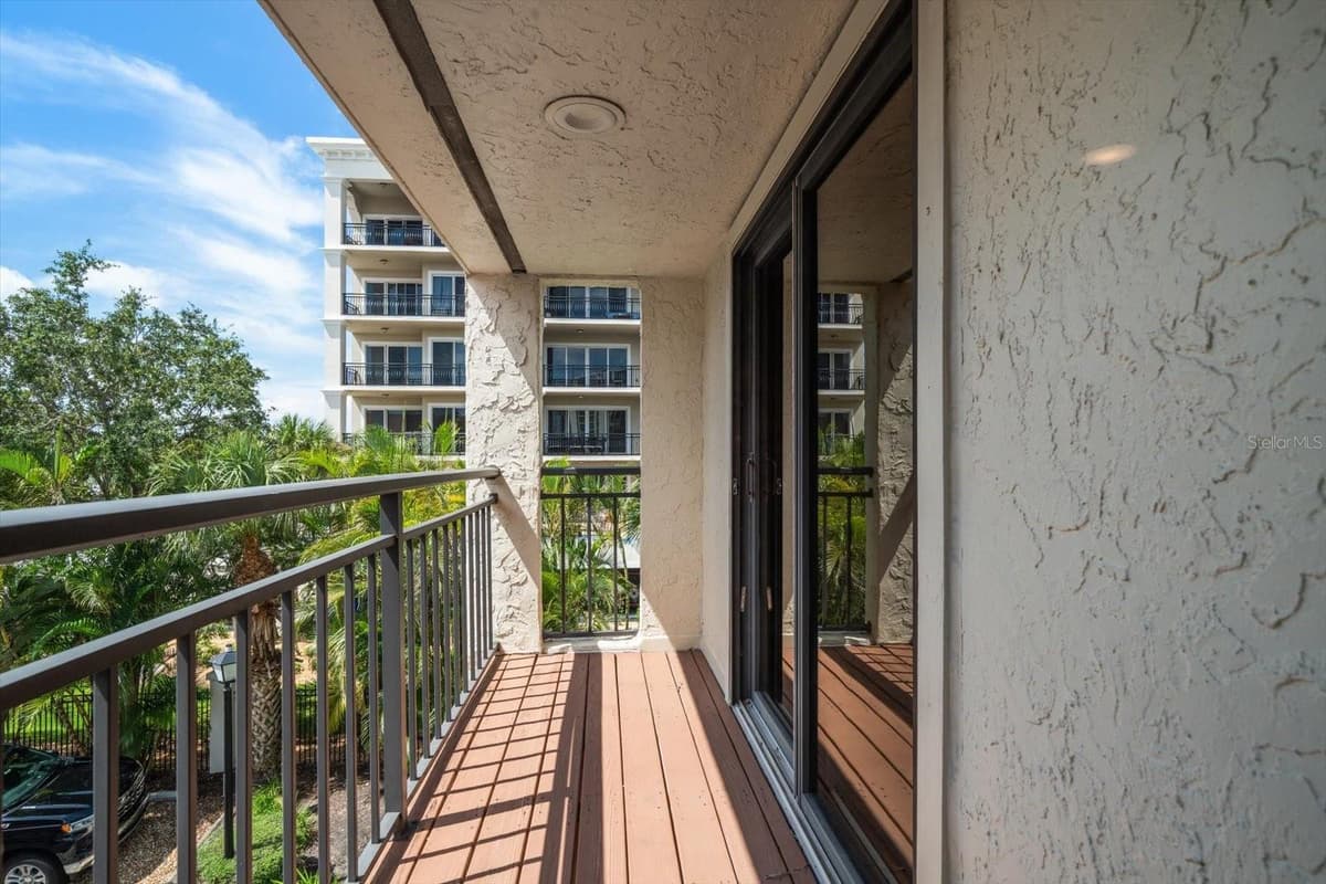 240 WINDWARD PSGE — photo 28 of 46