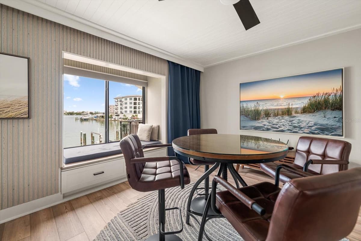 240 WINDWARD PSGE — photo 11 of 46