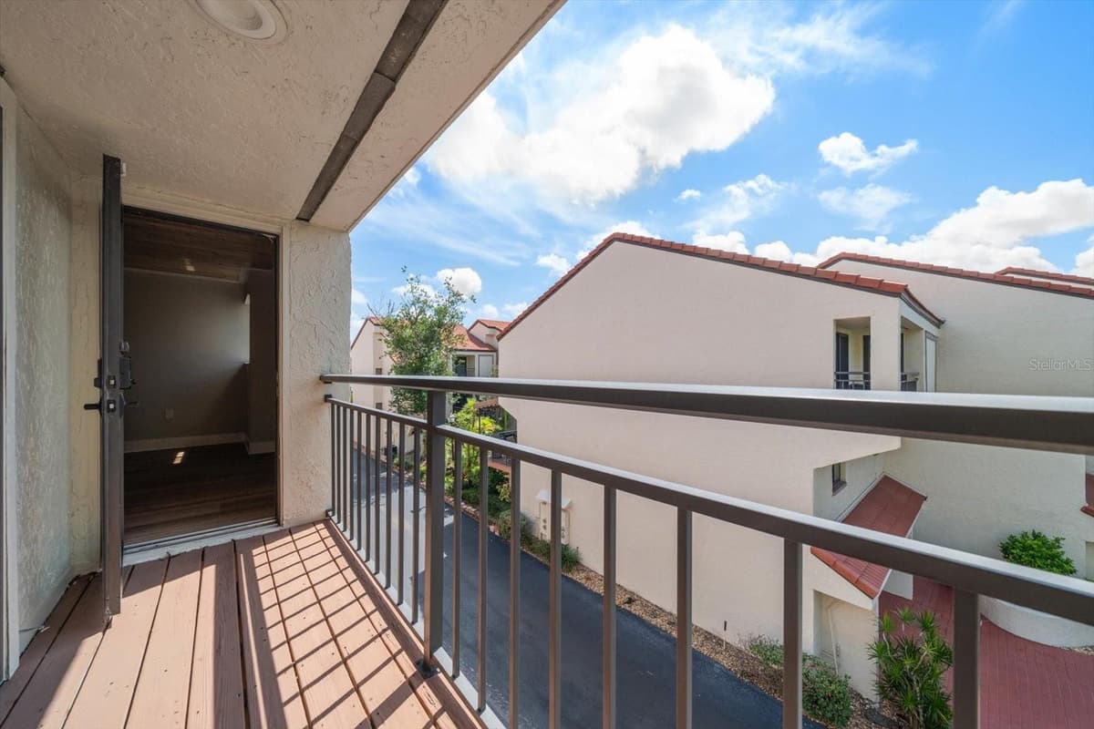 240 WINDWARD PSGE — photo 27 of 46