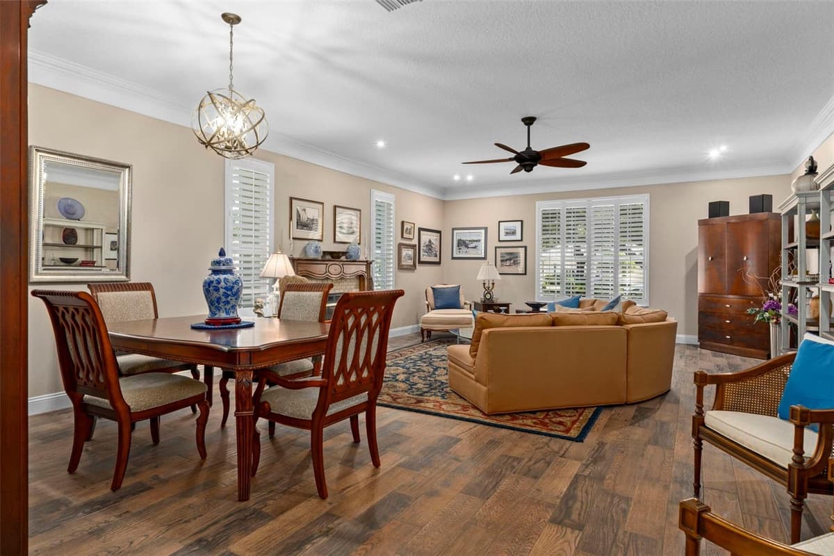 6264 GLYNBORNE LOOP — photo 4 of 48