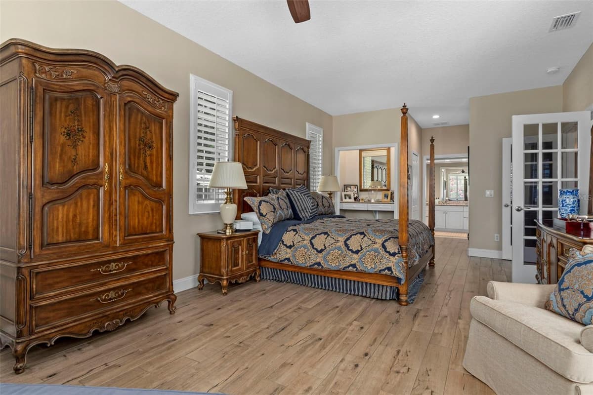 6264 GLYNBORNE LOOP — photo 16 of 48