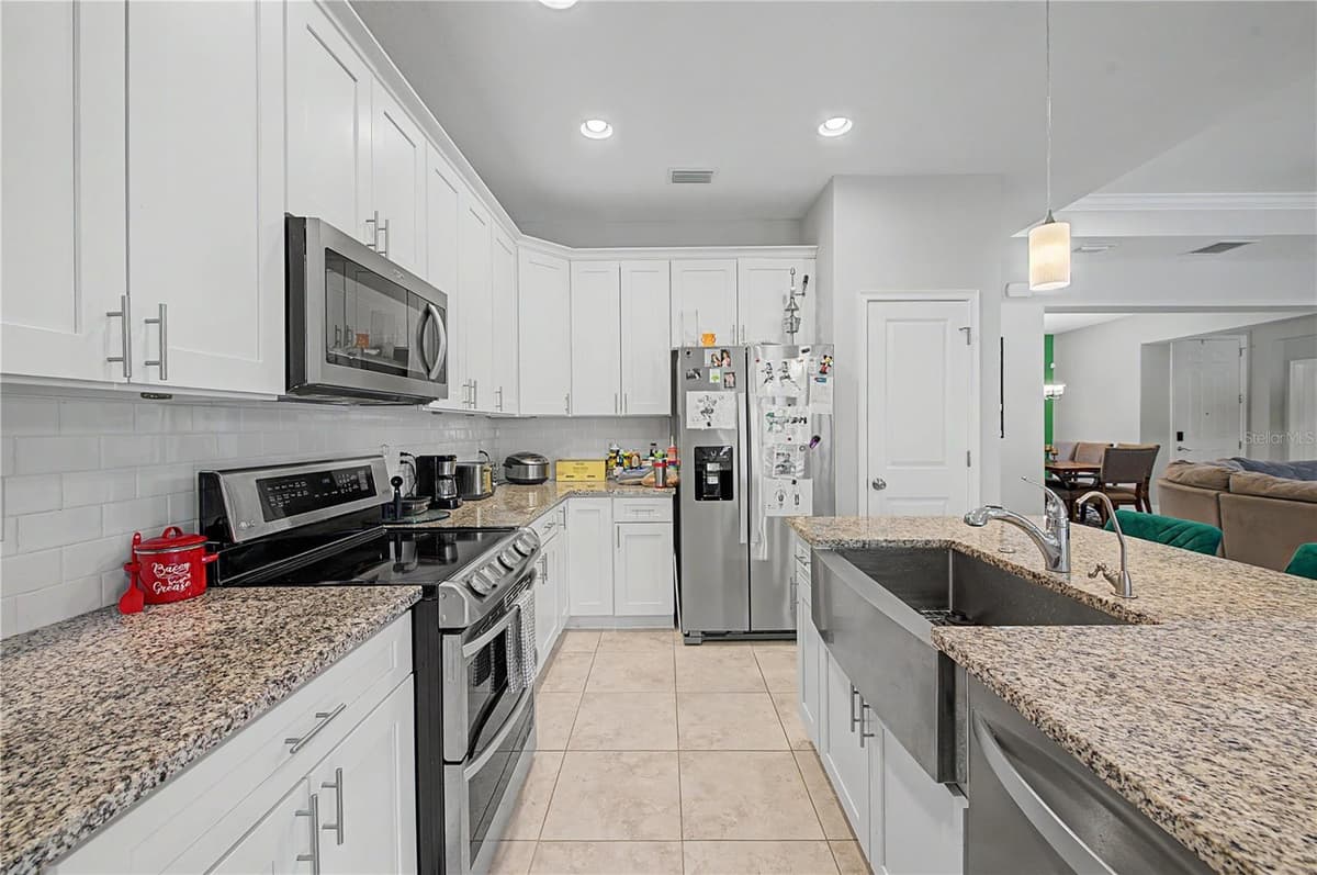 1604 MAIN STREET — photo 19 of 50