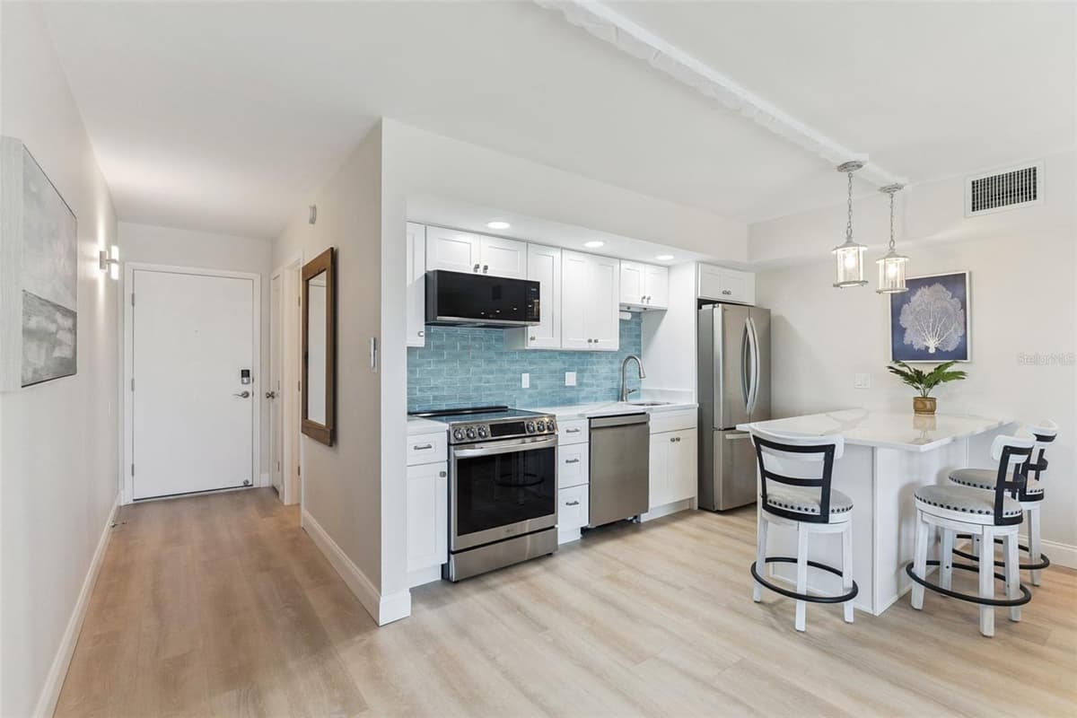 3700 ATLANTIC AVENUE — photo 4 of 42