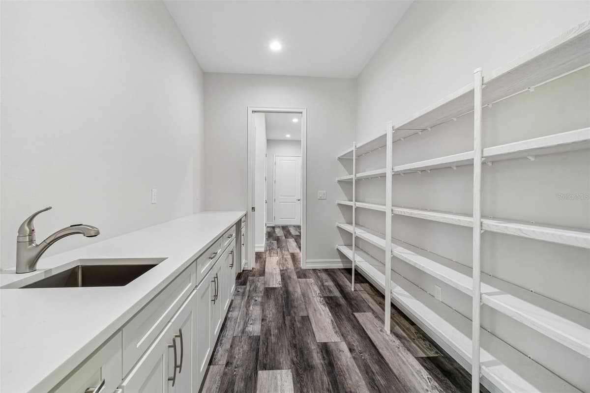 4880 HICKORY OAK DRIVE — photo 11 of 62