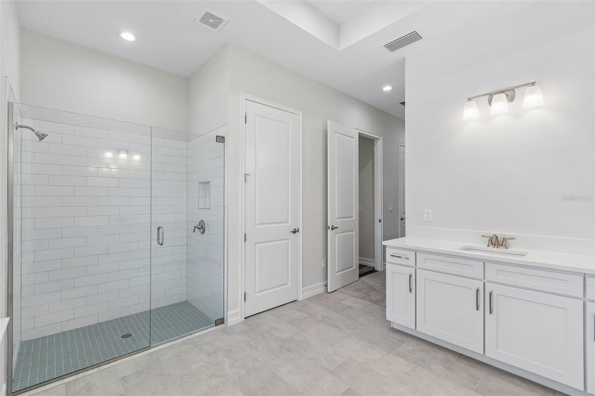 4880 HICKORY OAK DRIVE — photo 20 of 62
