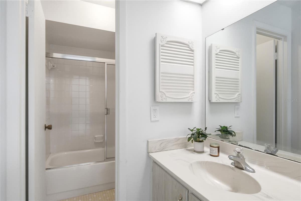 520 WINDMEADOWS STREET — photo 25 of 46