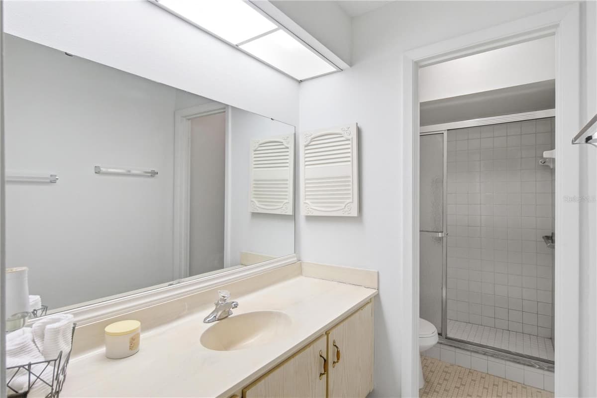 520 WINDMEADOWS STREET — photo 18 of 46