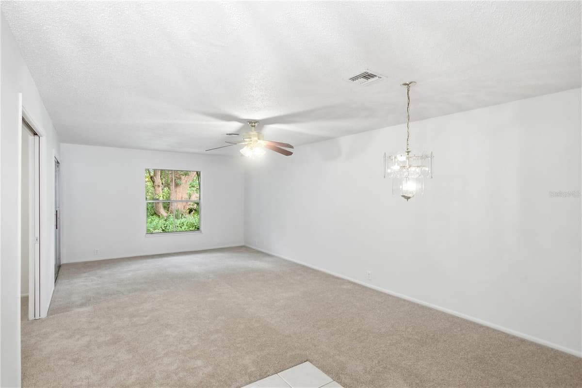 520 WINDMEADOWS STREET — photo 4 of 46