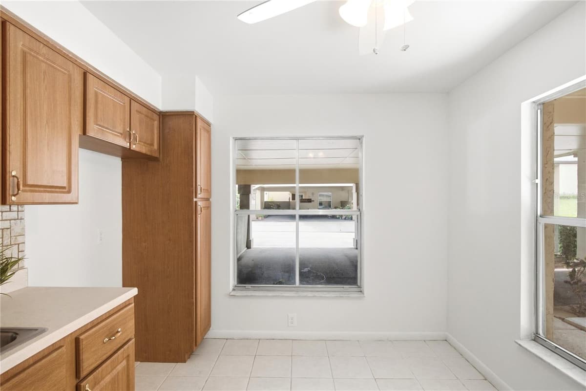 520 WINDMEADOWS STREET — photo 13 of 46