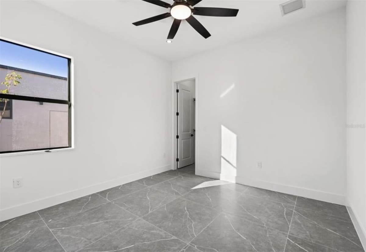 109 37TH PL PLACE — photo 27 of 50