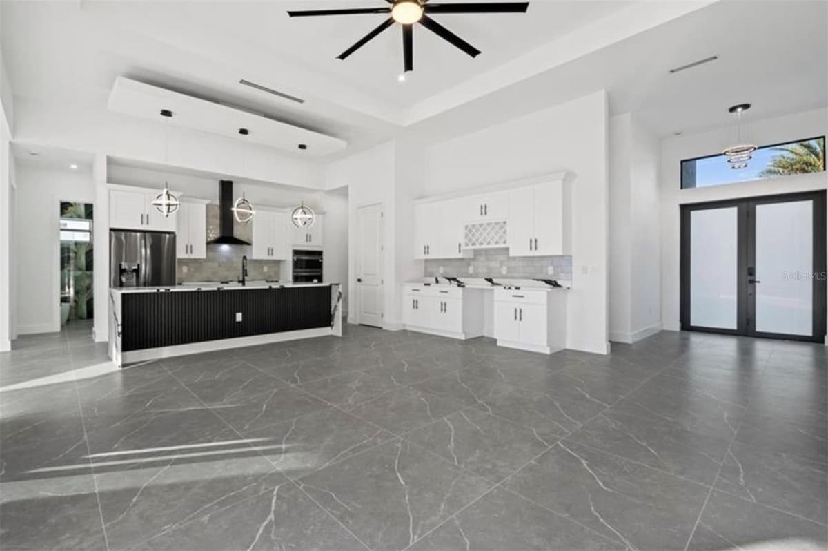 109 37TH PL PLACE — photo 9 of 50