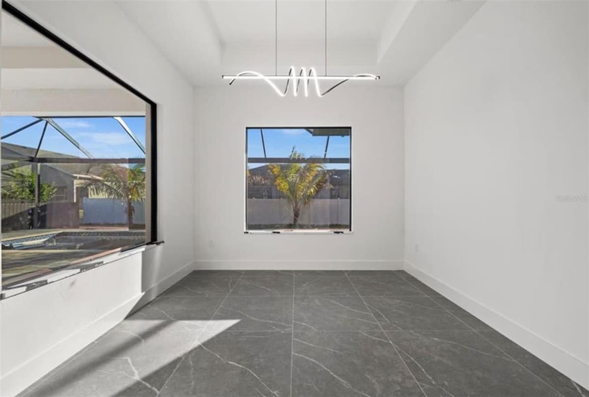 109 37TH PL PLACE — photo 13 of 50