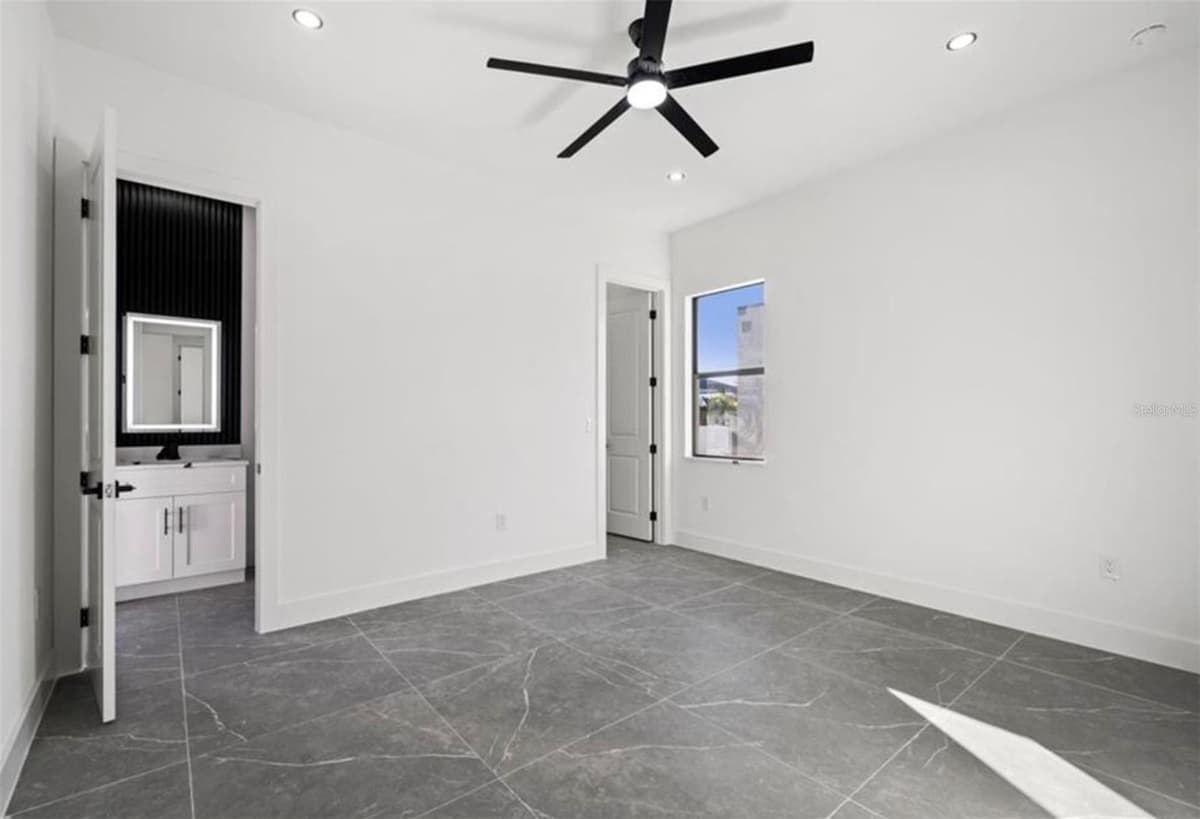 109 37TH PL PLACE — photo 30 of 50