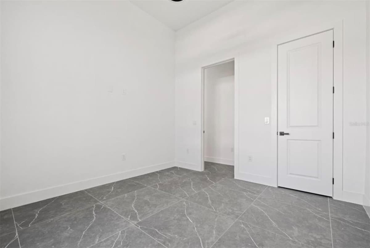 109 37TH PL PLACE — photo 34 of 50