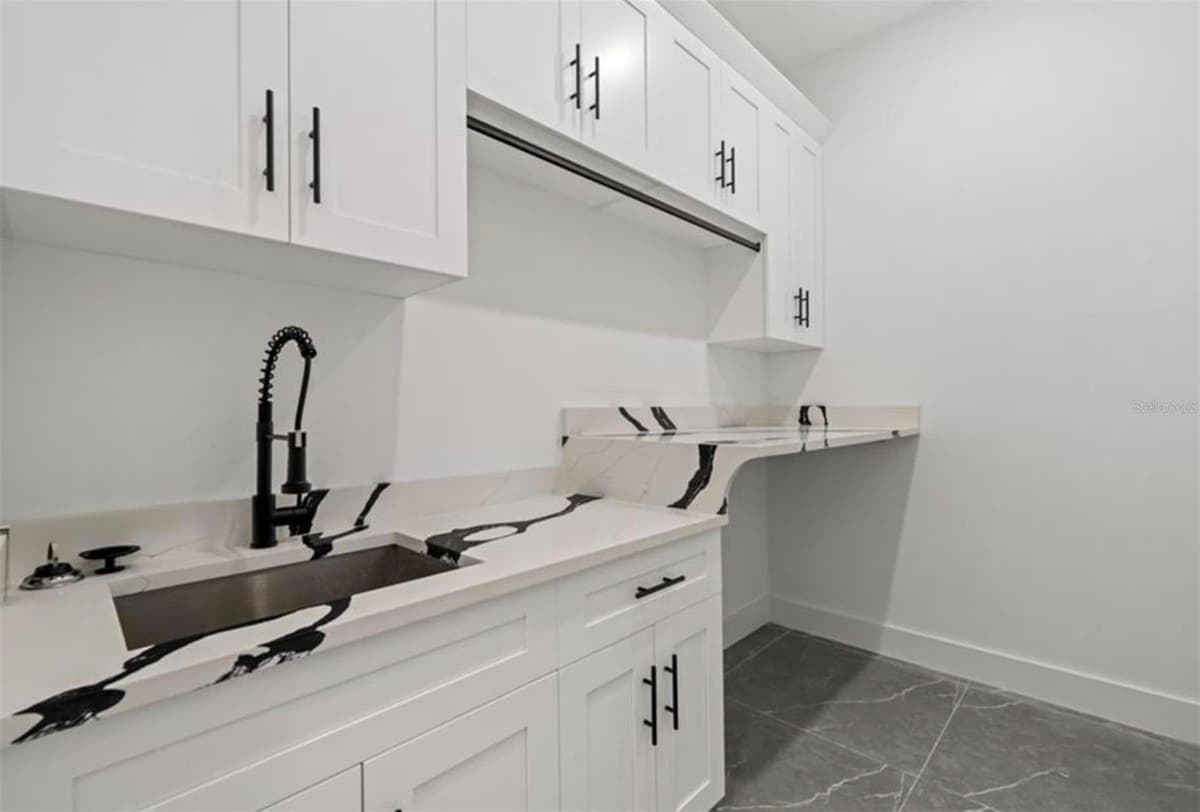 109 37TH PL PLACE — photo 35 of 50