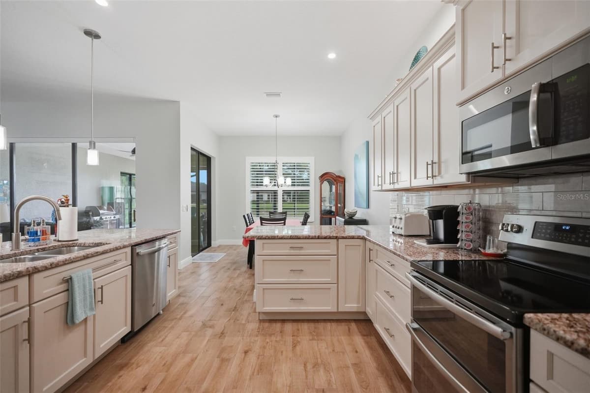 9196 PALM BEACH DRIVE — photo 13 of 49