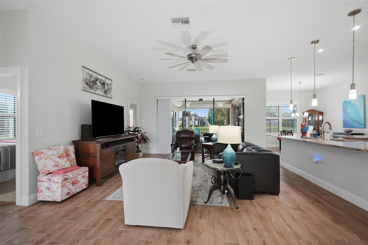 9196 PALM BEACH DRIVE — photo 11 of 49