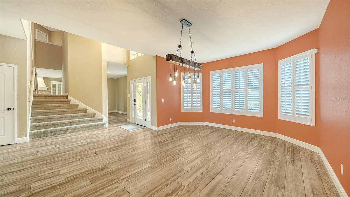 116 NEW BRITON COURT — photo 3 of 43