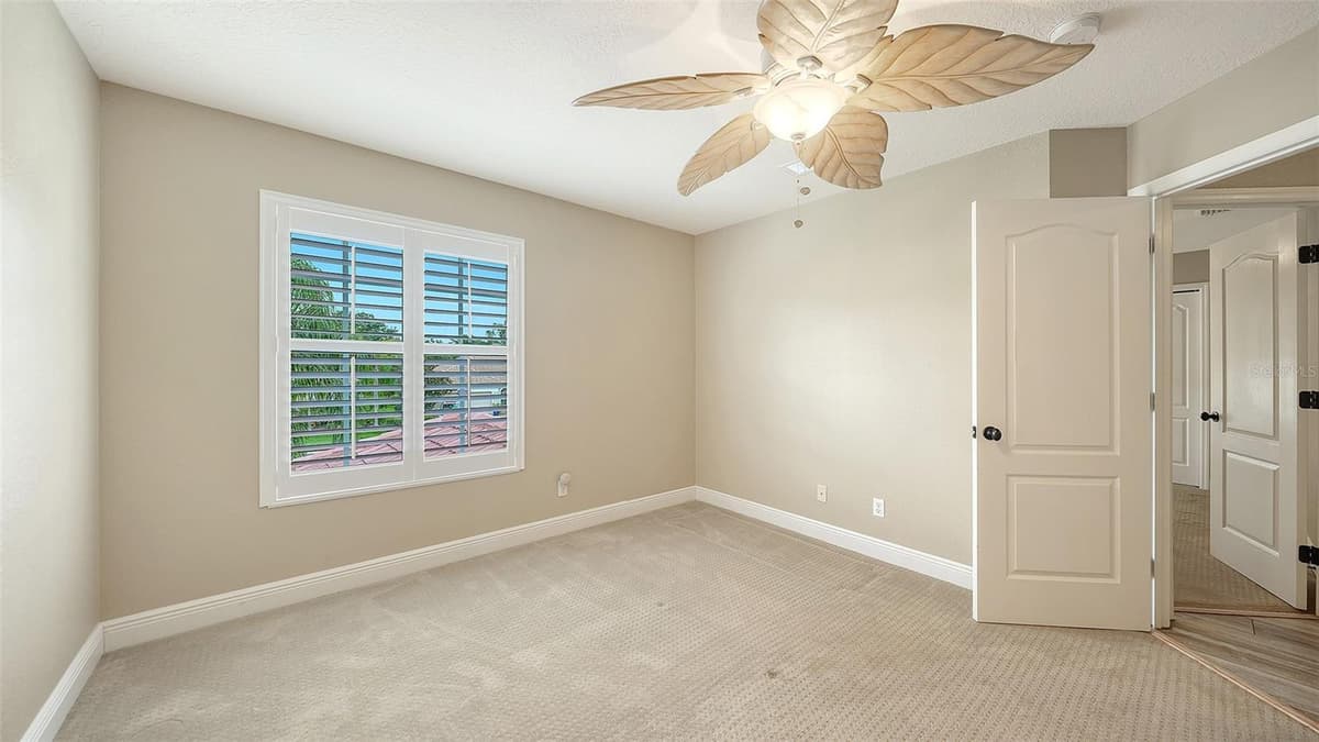 116 NEW BRITON COURT — photo 20 of 43
