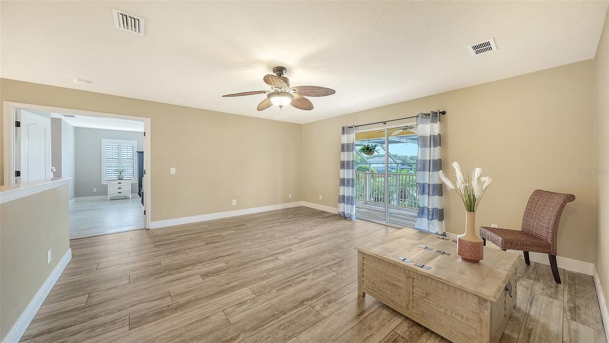 116 NEW BRITON COURT — photo 18 of 43