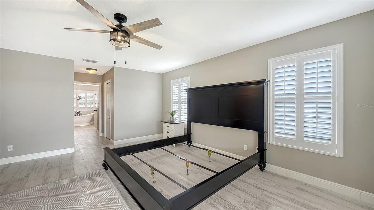 116 NEW BRITON COURT — photo 15 of 43