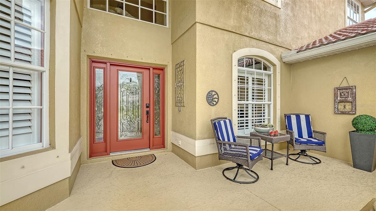 116 NEW BRITON COURT — photo 2 of 43