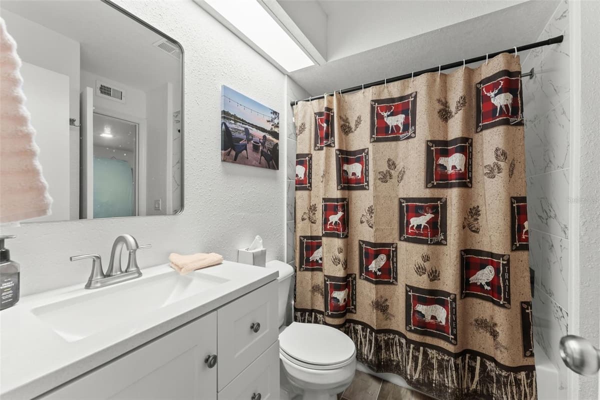 872 BAY LAKE COURT — photo 6 of 58