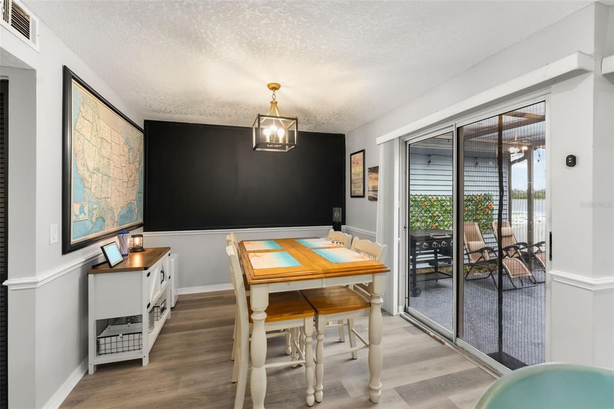 872 BAY LAKE COURT — photo 10 of 58