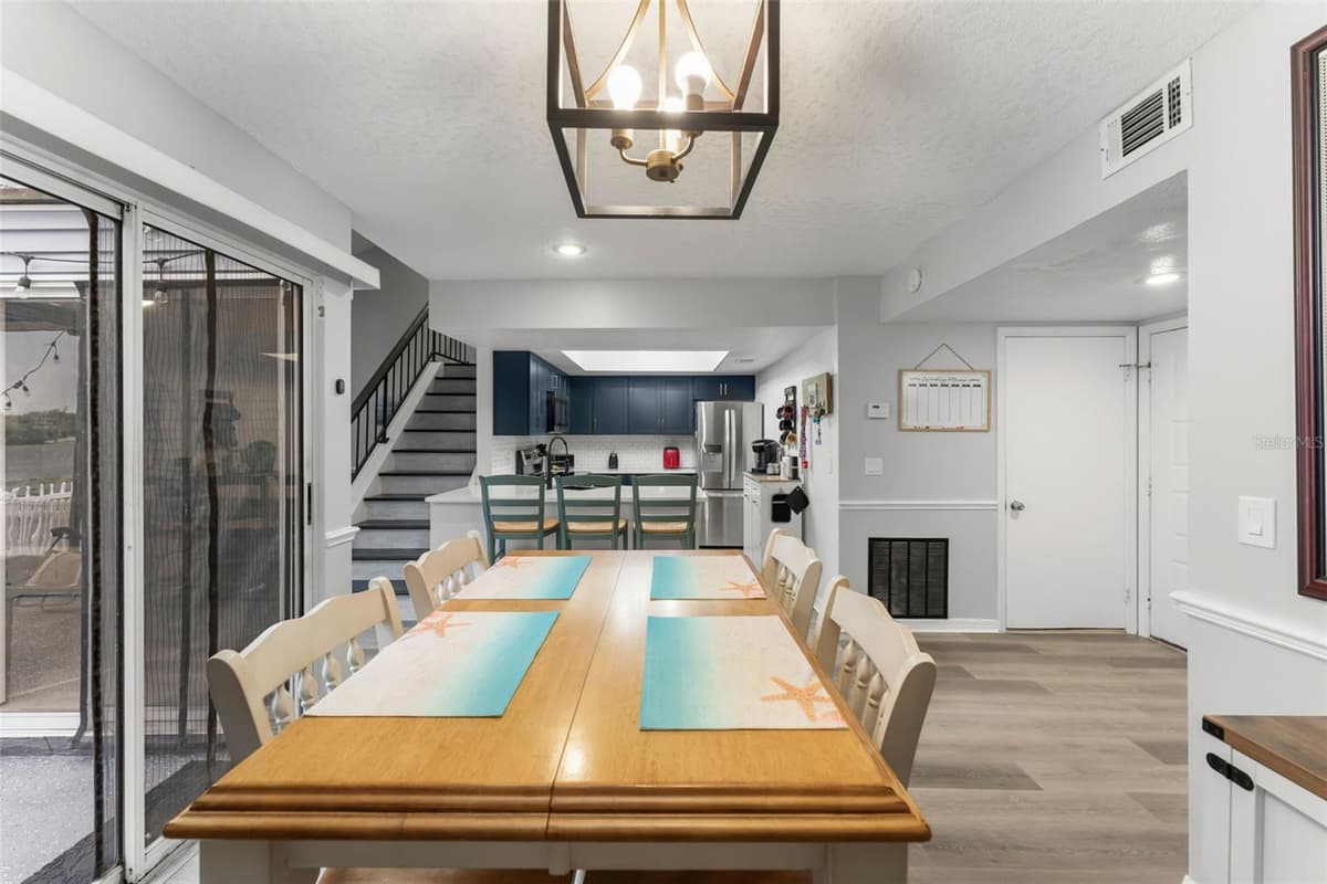 872 BAY LAKE COURT — photo 11 of 58