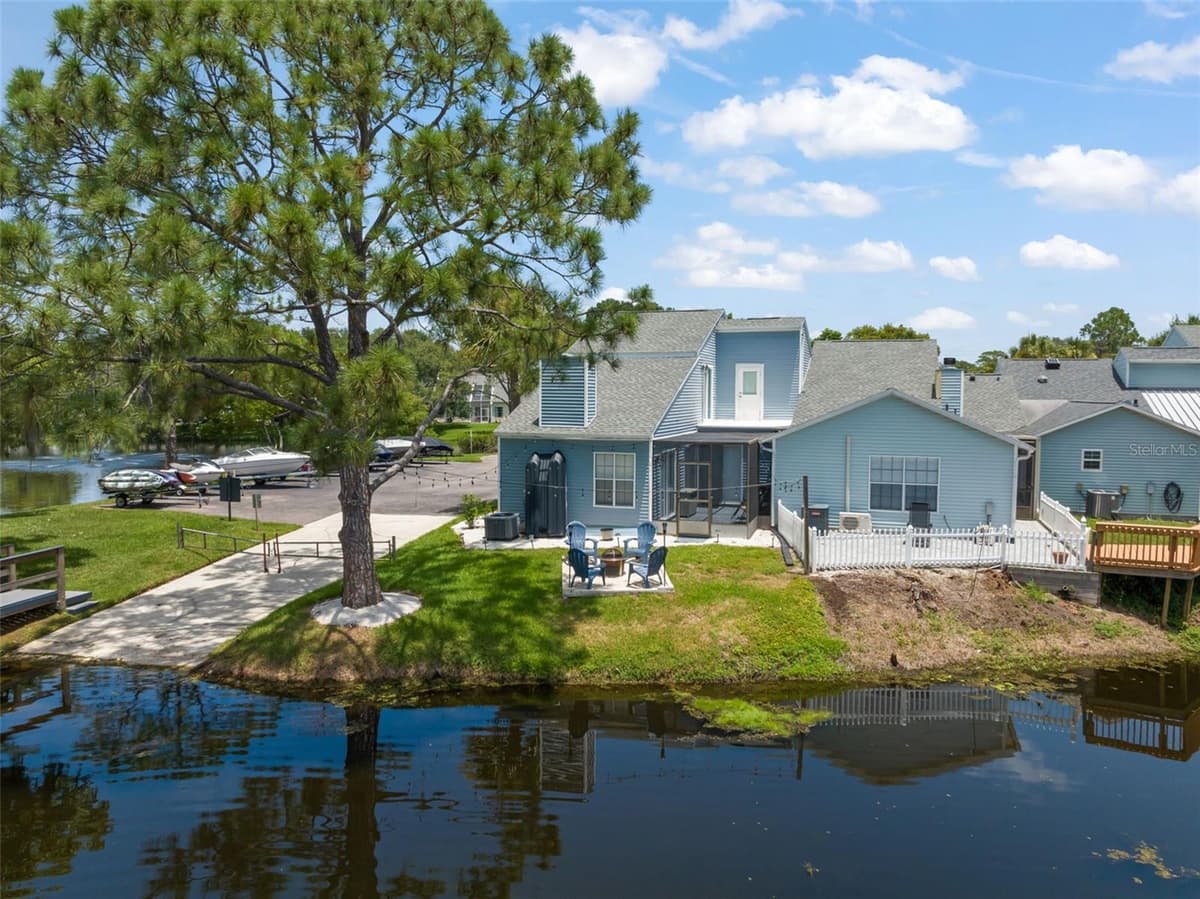 872 BAY LAKE COURT — photo 2 of 58