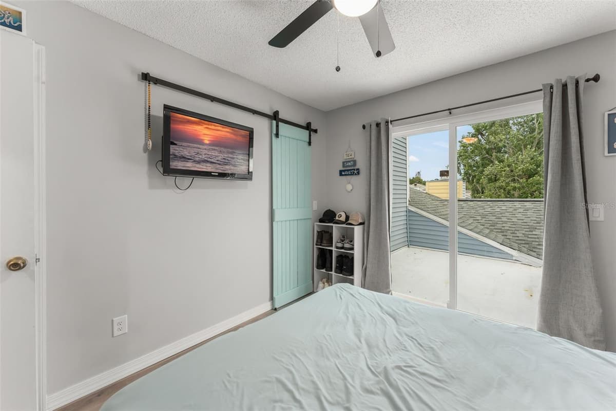 872 BAY LAKE COURT — photo 23 of 58