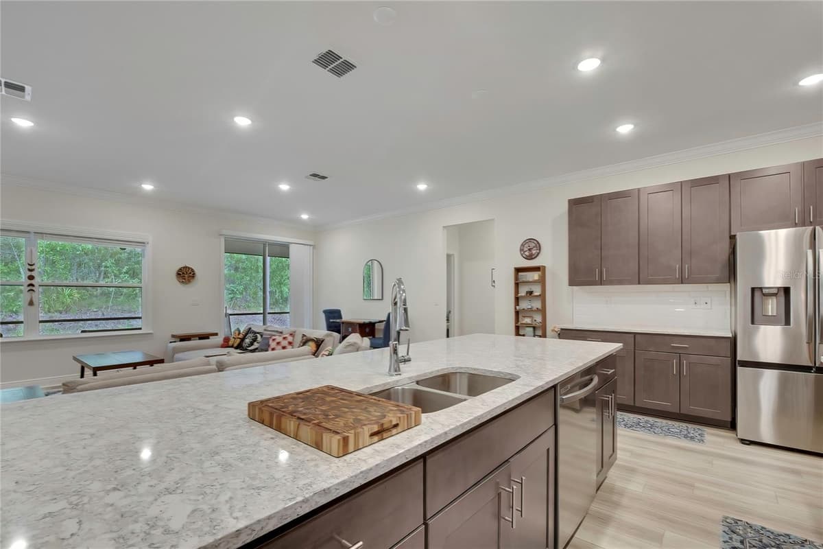 32 CARNATION COURT — photo 13 of 50
