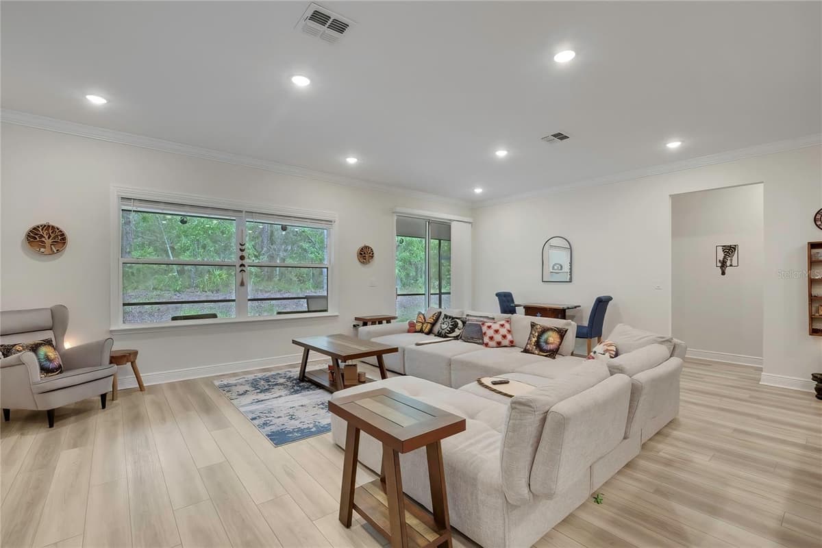 32 CARNATION COURT — photo 7 of 50