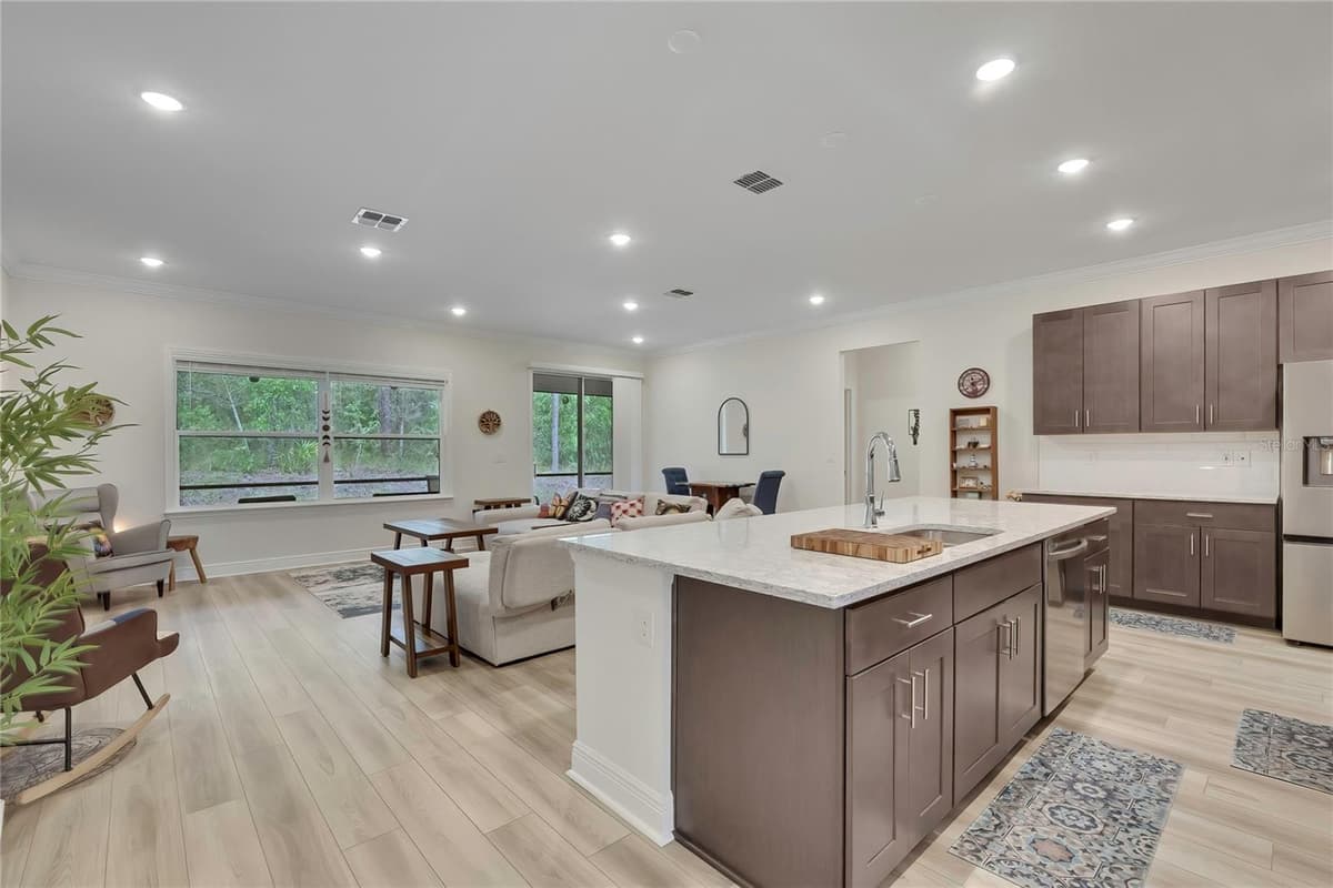 32 CARNATION COURT — photo 6 of 50