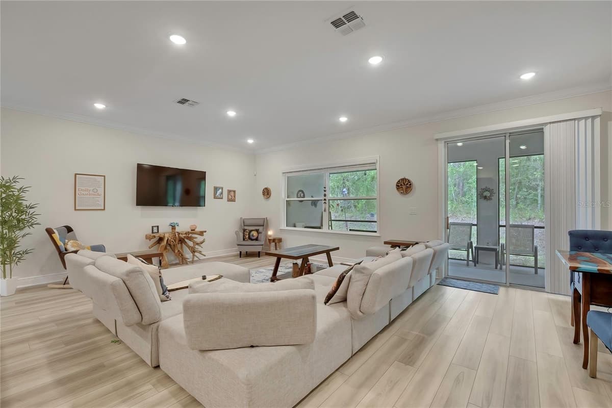 32 CARNATION COURT — photo 8 of 50