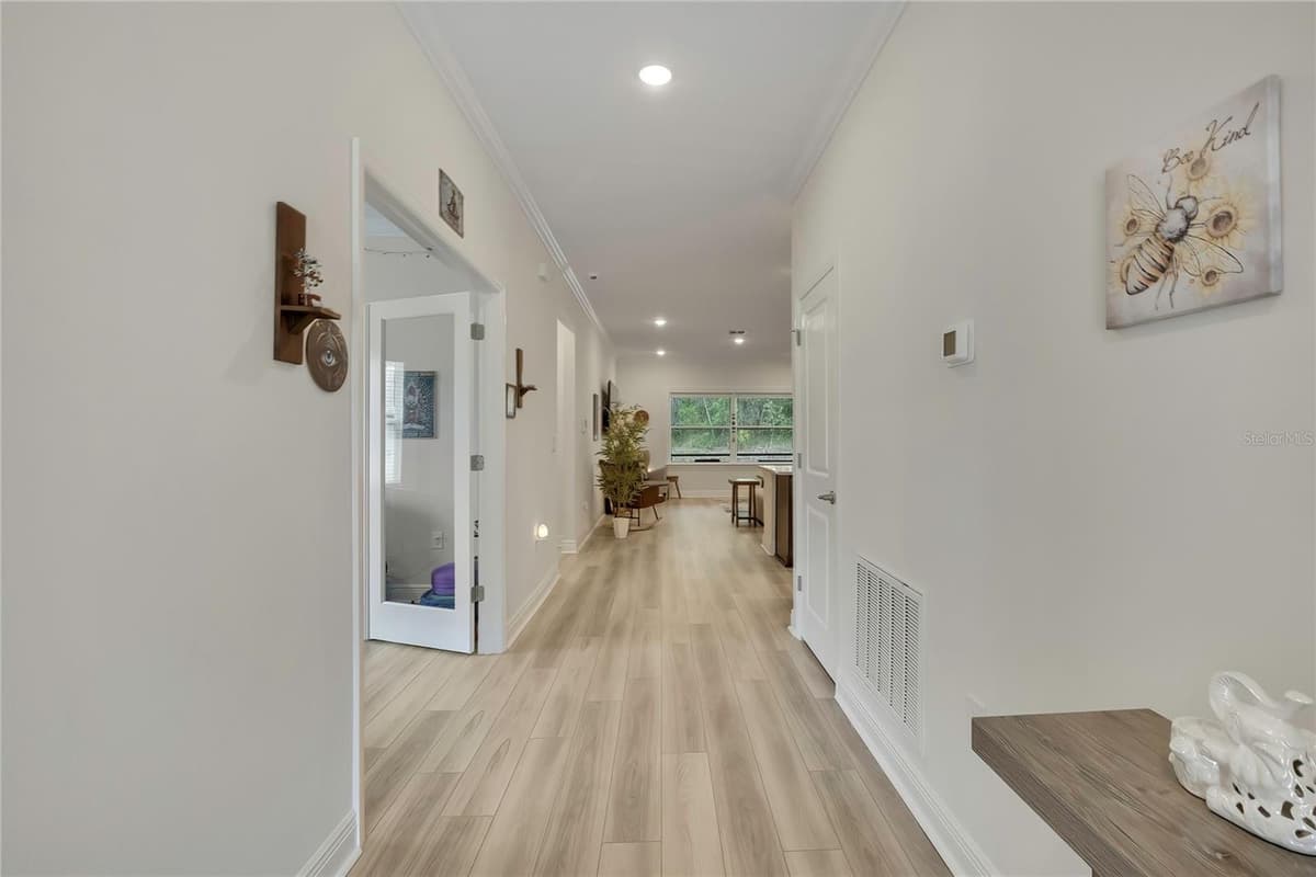 32 CARNATION COURT — photo 5 of 50