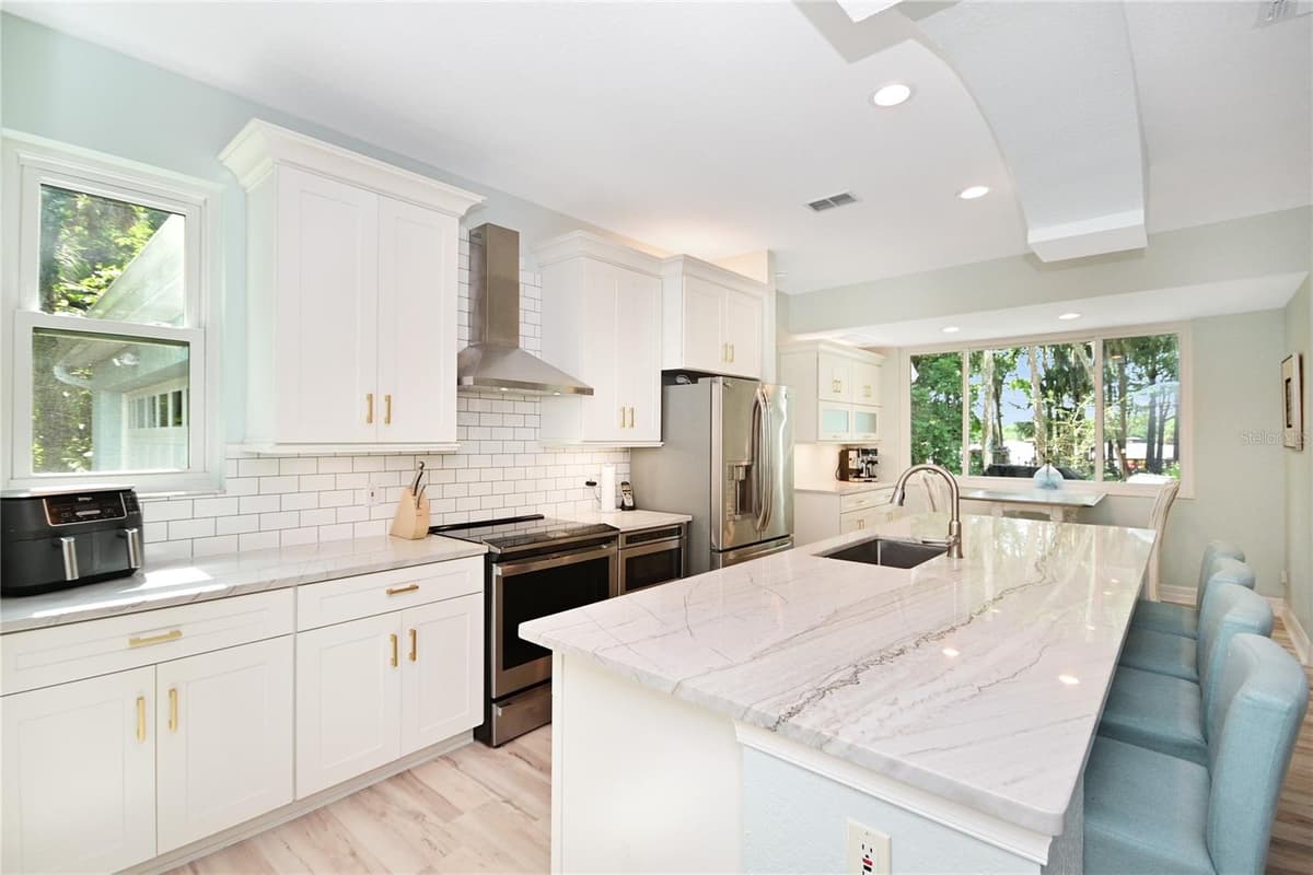 2021 WATERFORD ESTATES DRIVE — photo 15 of 82
