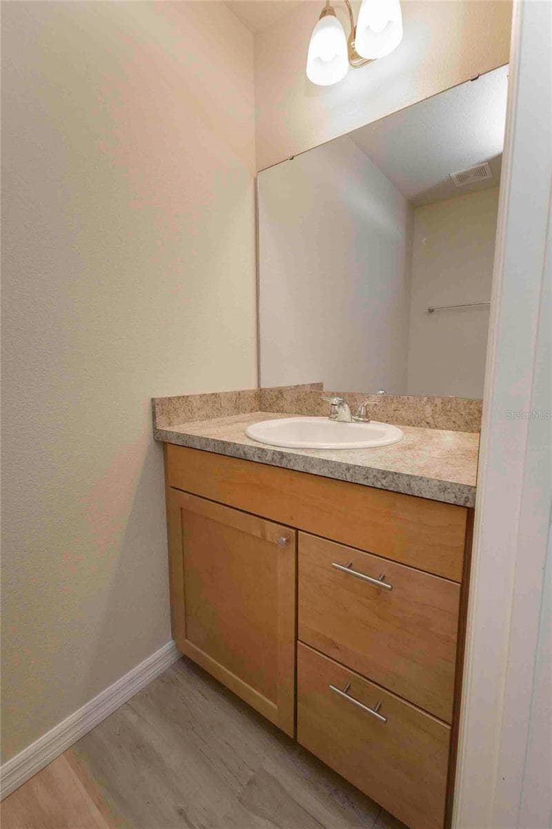 2270 SUANEE AVENUE — photo 19 of 35