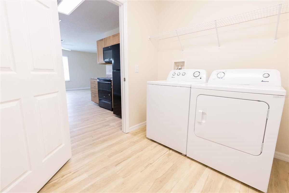 2270 SUANEE AVENUE — photo 14 of 35