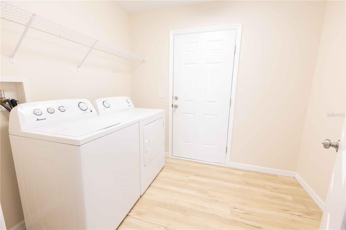 2270 SUANEE AVENUE — photo 15 of 35
