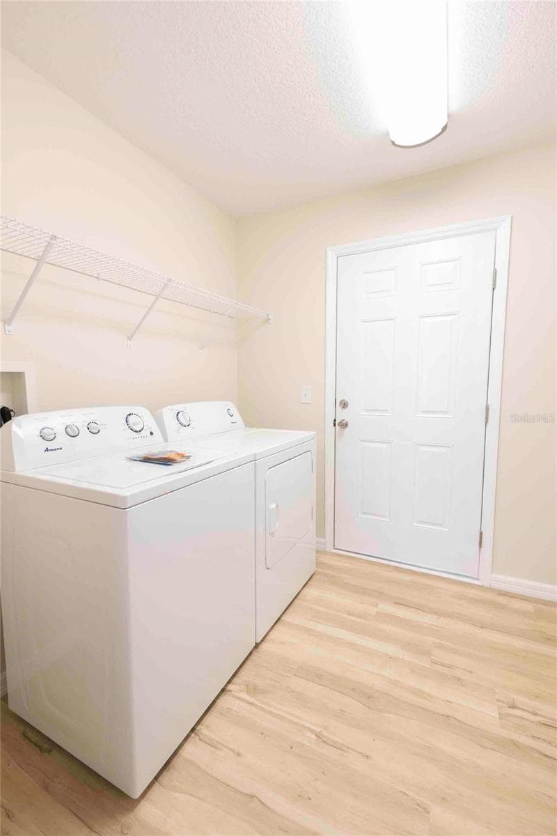 2270 SUANEE AVENUE — photo 16 of 35