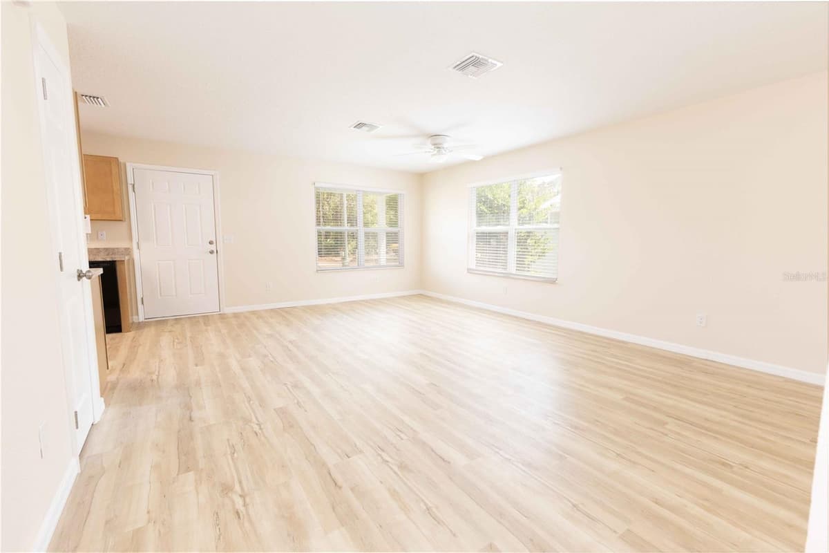 2270 SUANEE AVENUE — photo 7 of 35