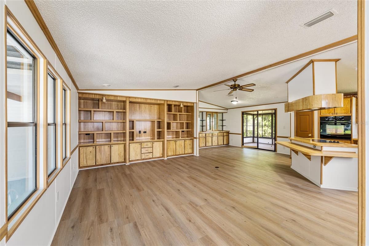 1004 ANN AVENUE — photo 10 of 47