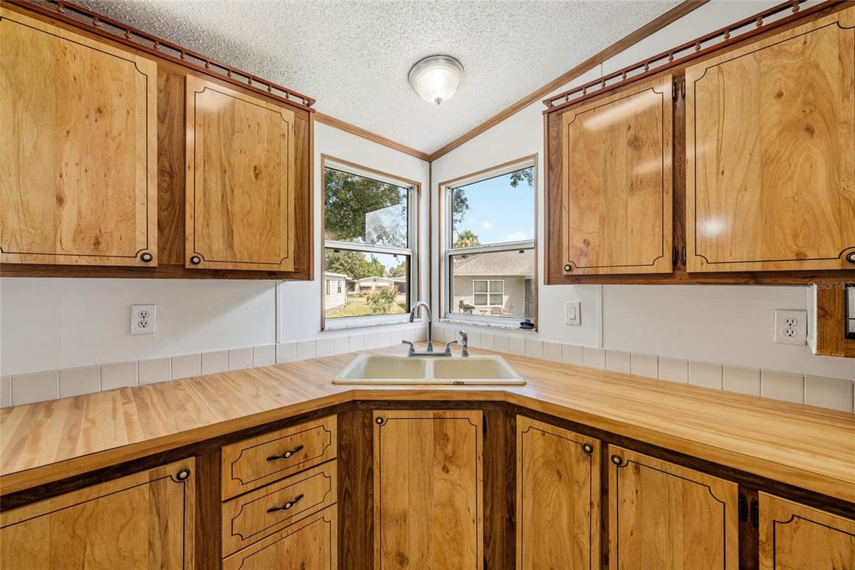 1004 ANN AVENUE — photo 19 of 47