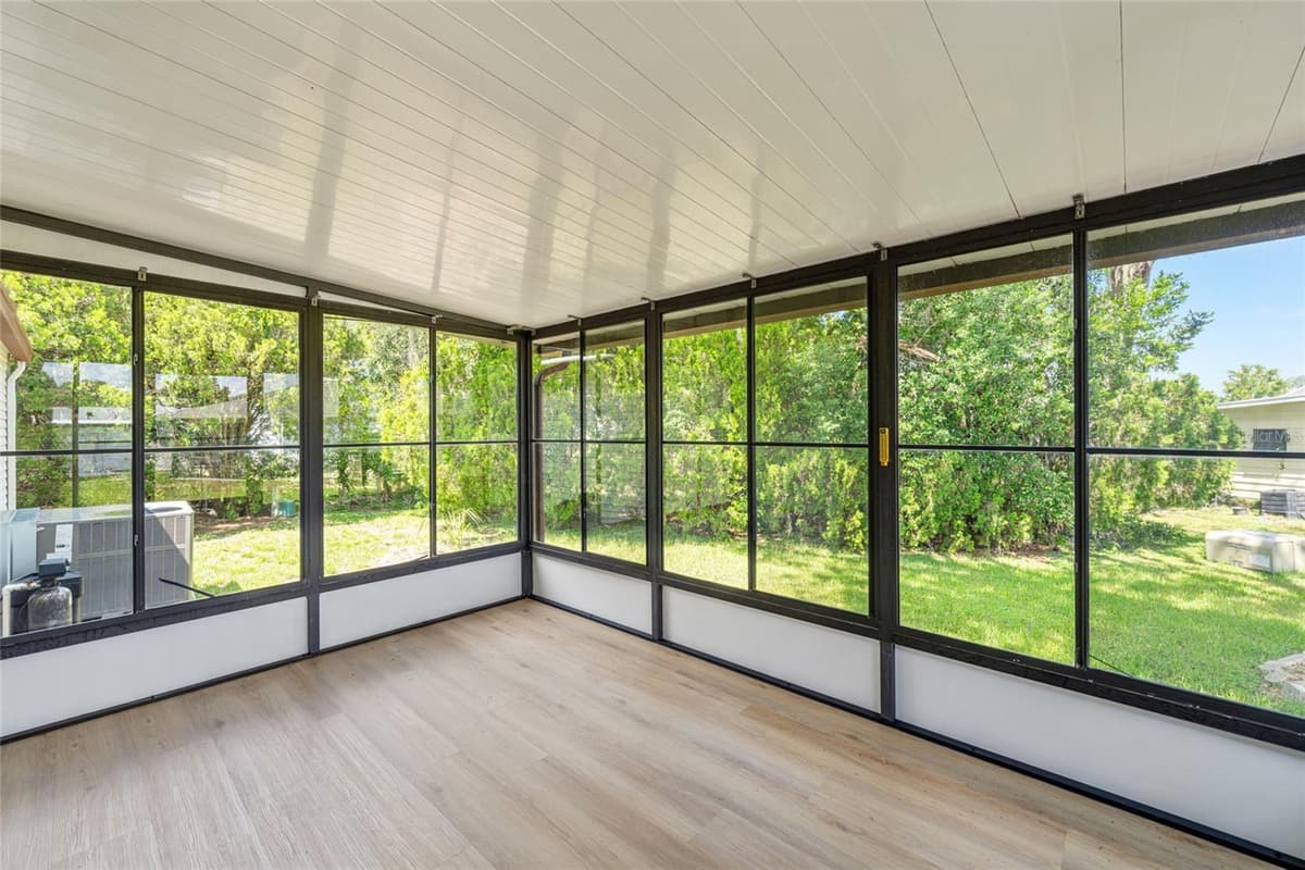 1004 ANN AVENUE — photo 38 of 47