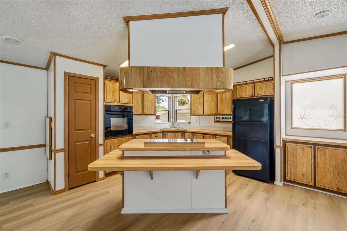 1004 ANN AVENUE — photo 17 of 47