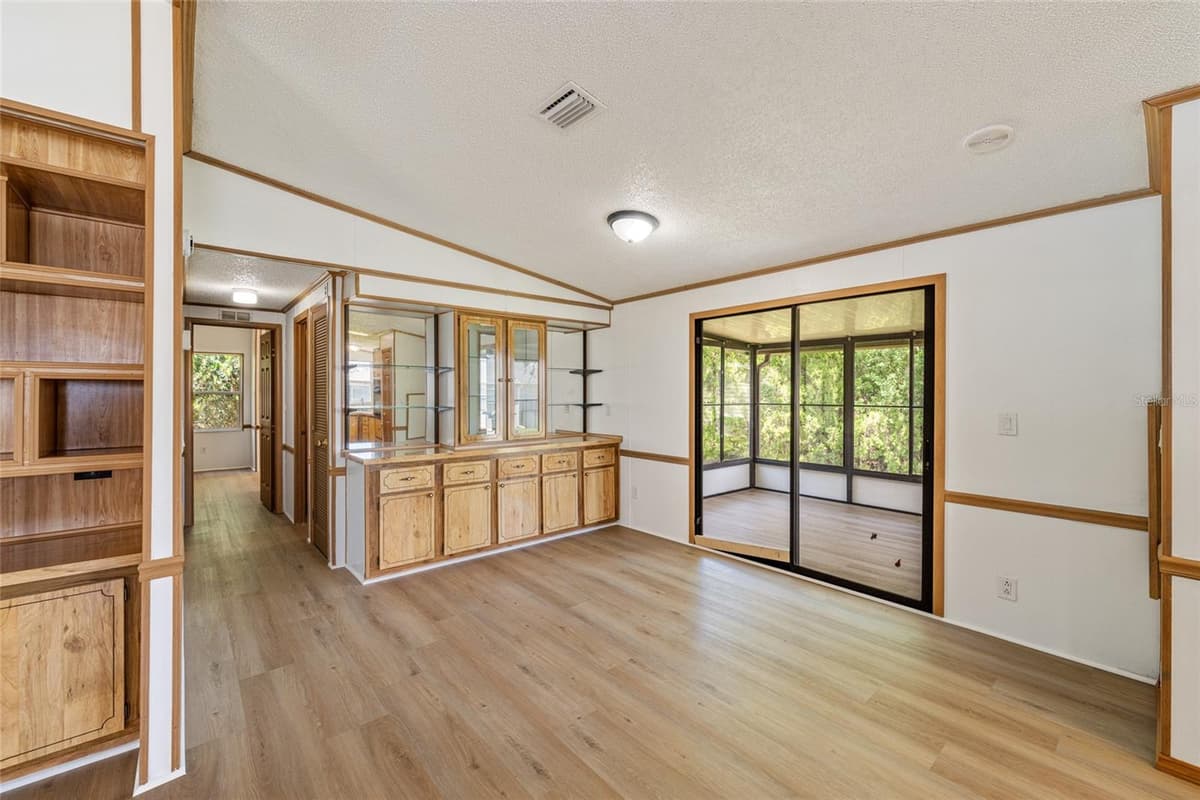 1004 ANN AVENUE — photo 14 of 47
