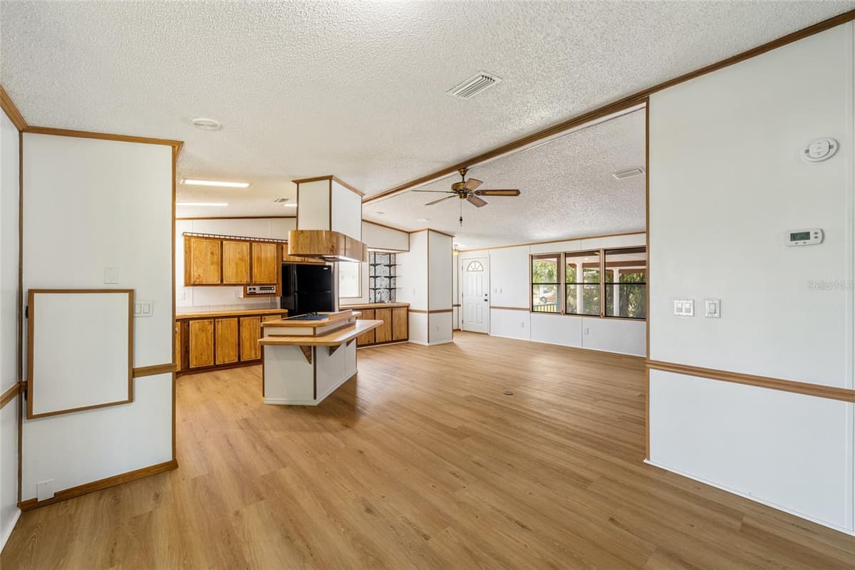 1004 ANN AVENUE — photo 15 of 47