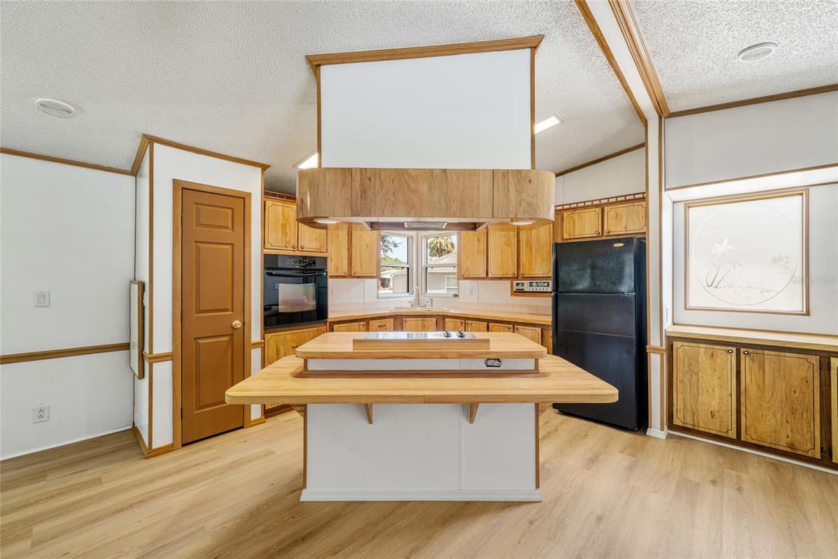 1004 ANN AVENUE — photo 16 of 47