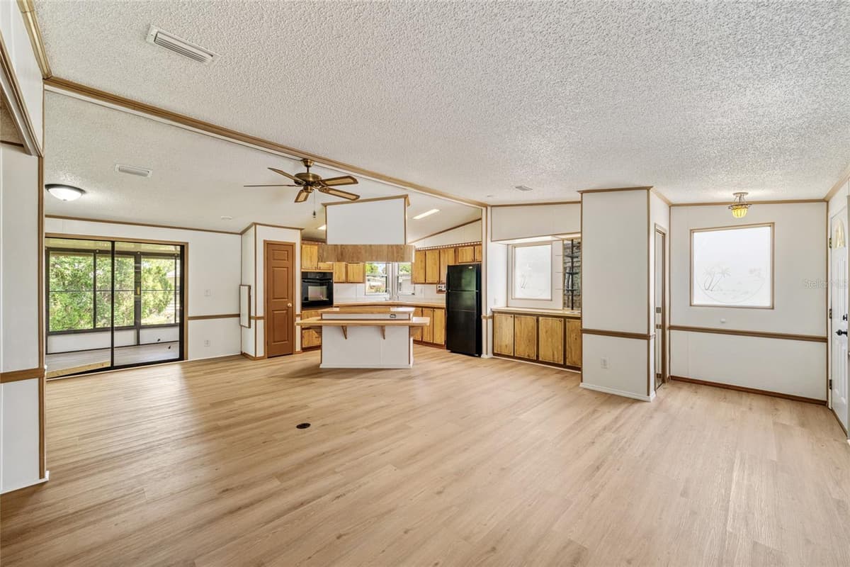 1004 ANN AVENUE — photo 12 of 47